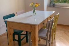 tavolo-cucina-sedie-alterazioni-viniliche